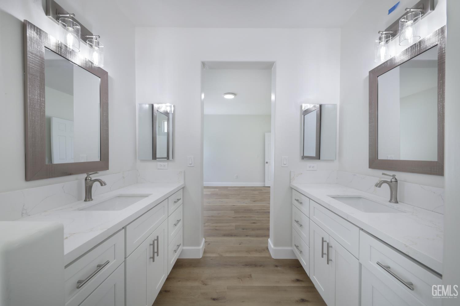 10117 Commodore Drive