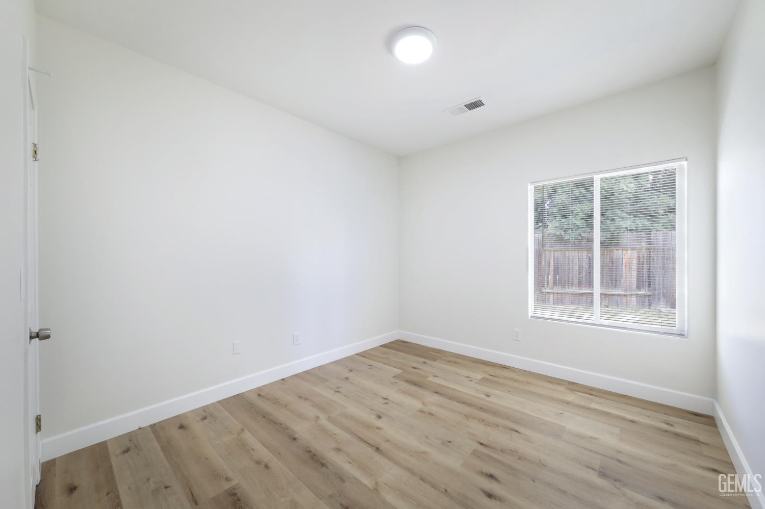 10117 Commodore Drive