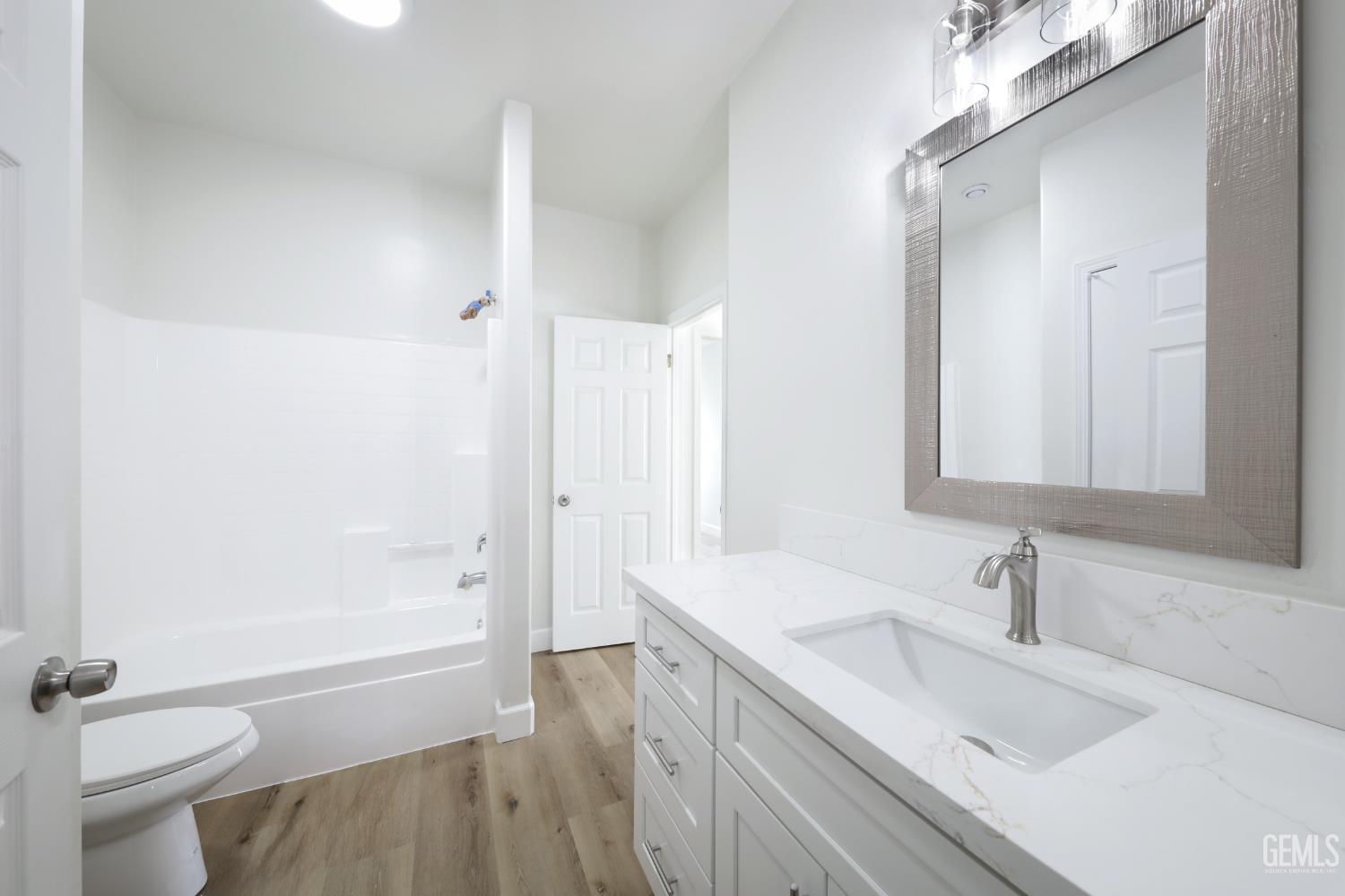 10117 Commodore Drive