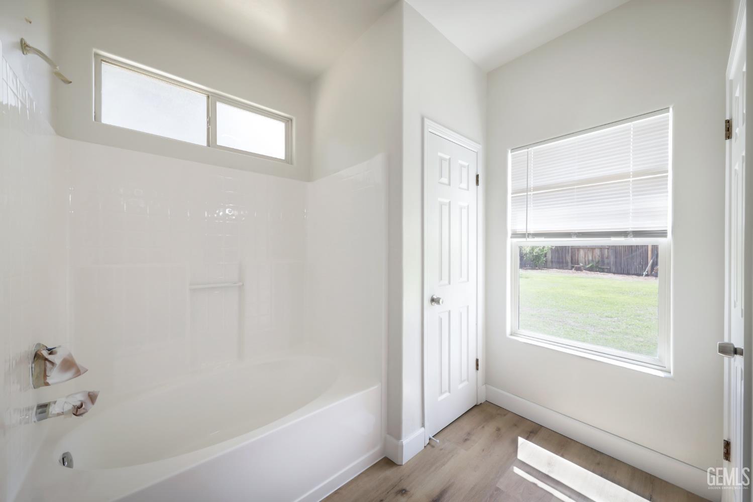 10117 Commodore Drive