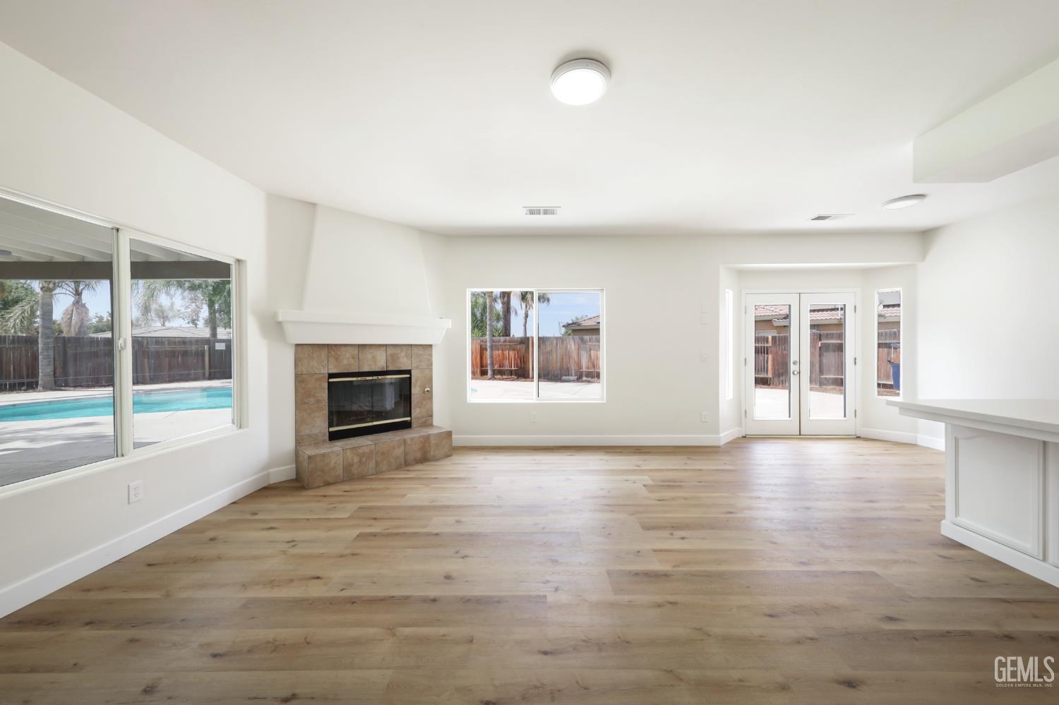 10117 Commodore Drive