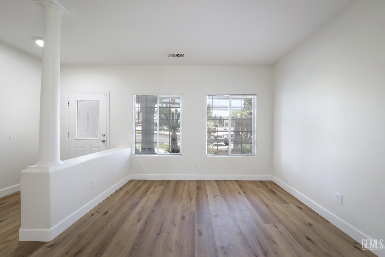 10117 Commodore Drive