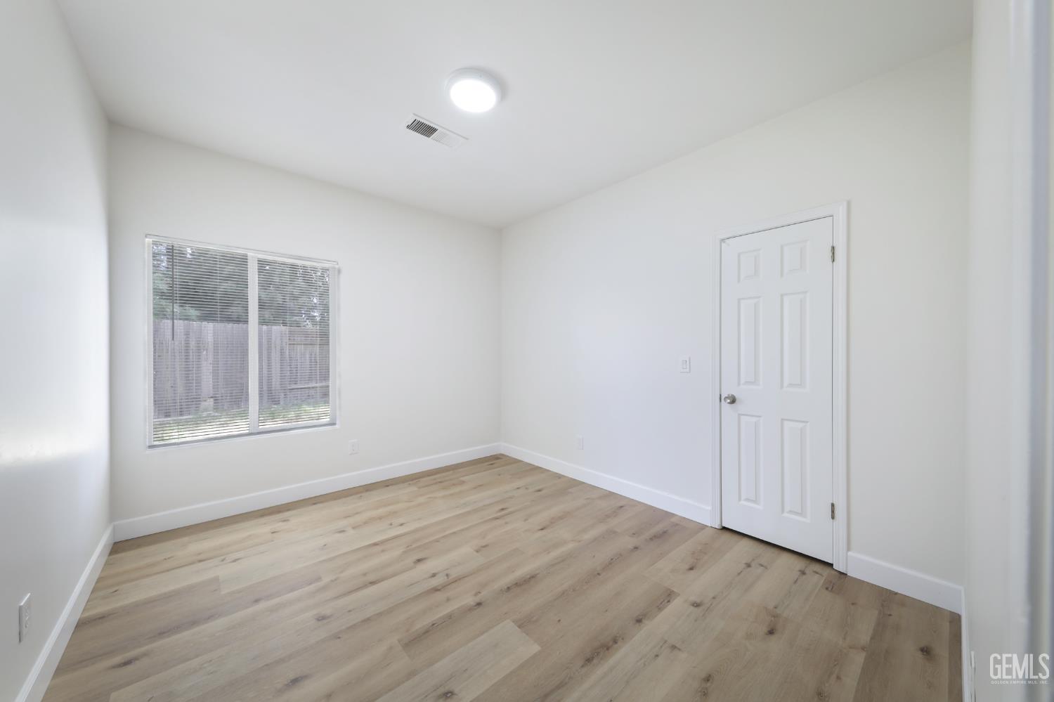 10117 Commodore Drive