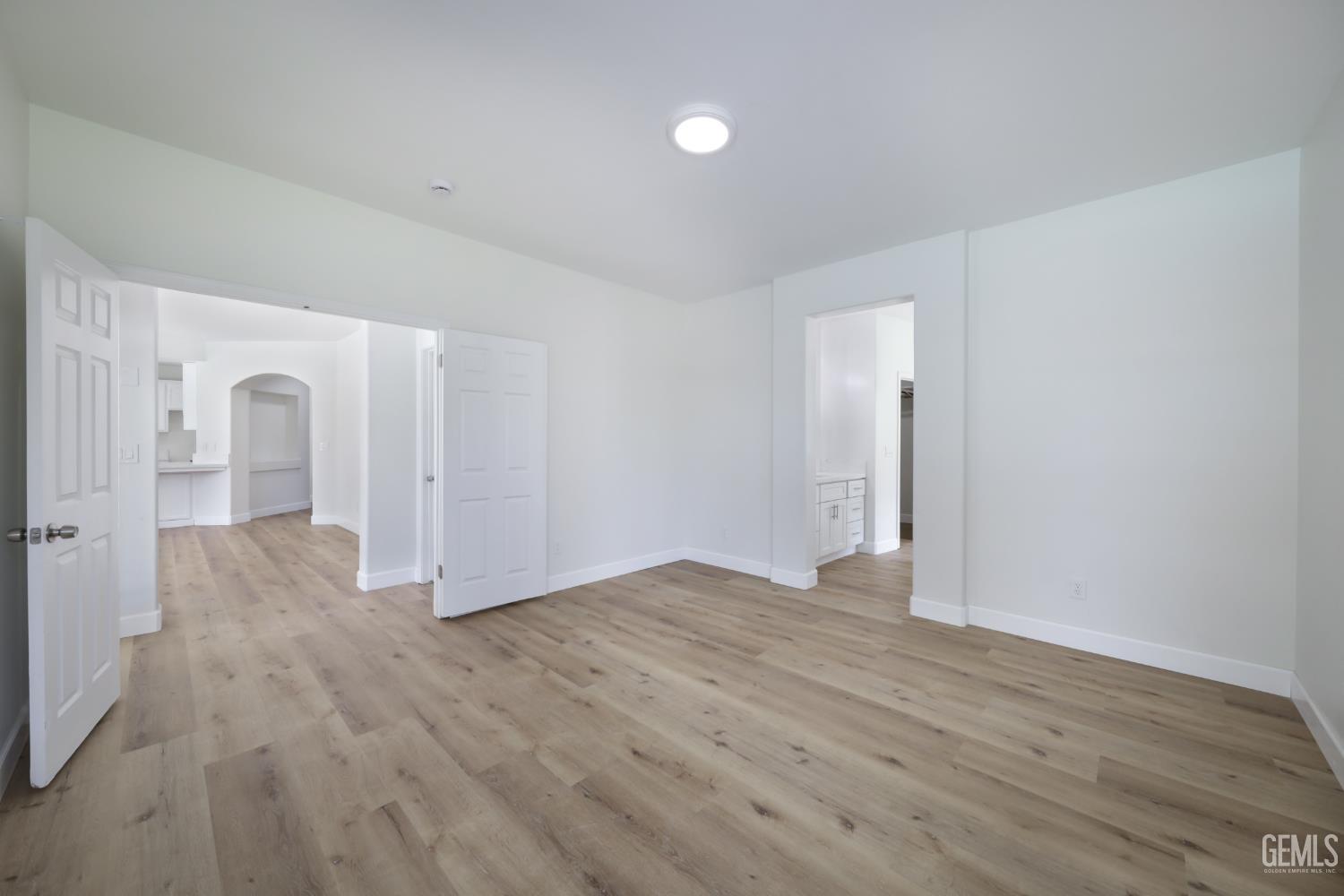 10117 Commodore Drive