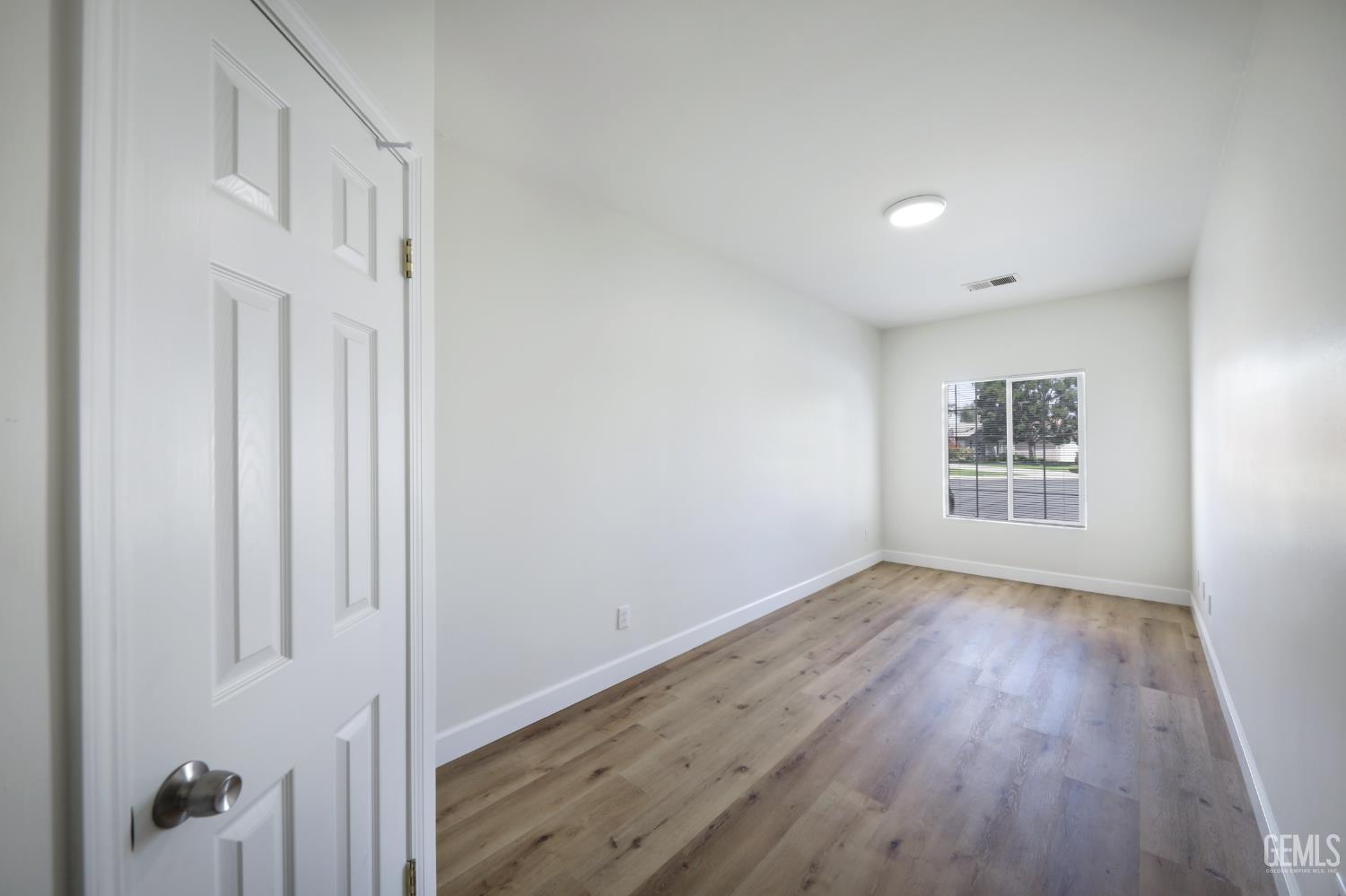 10117 Commodore Drive