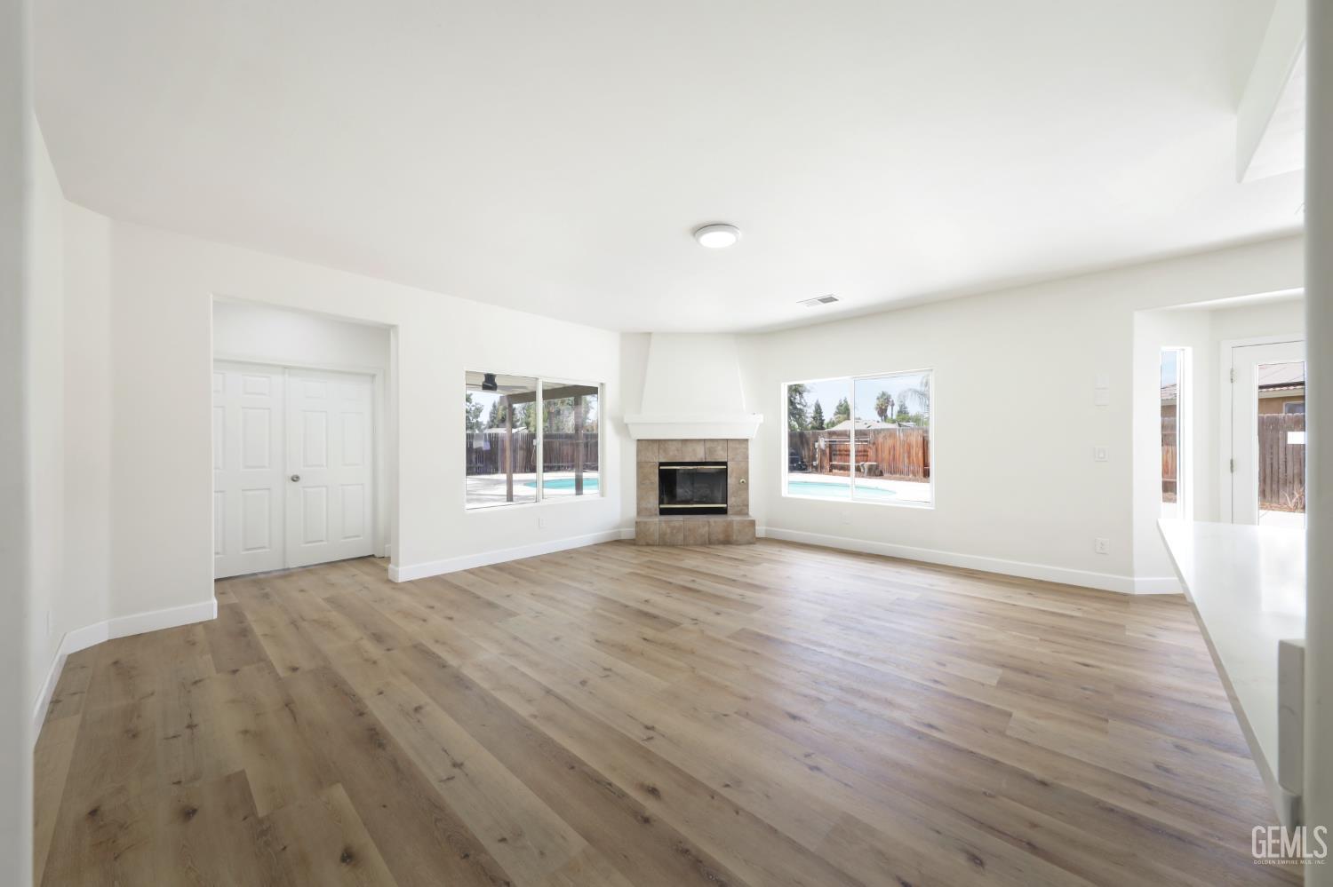 10117 Commodore Drive