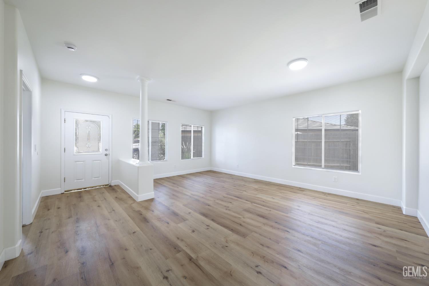 10117 Commodore Drive