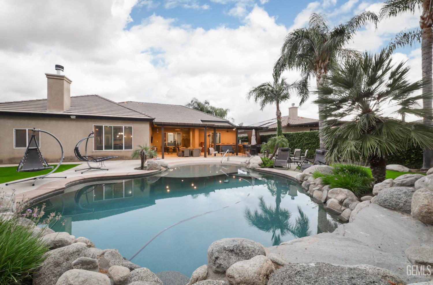 13502 Coco Palm Court