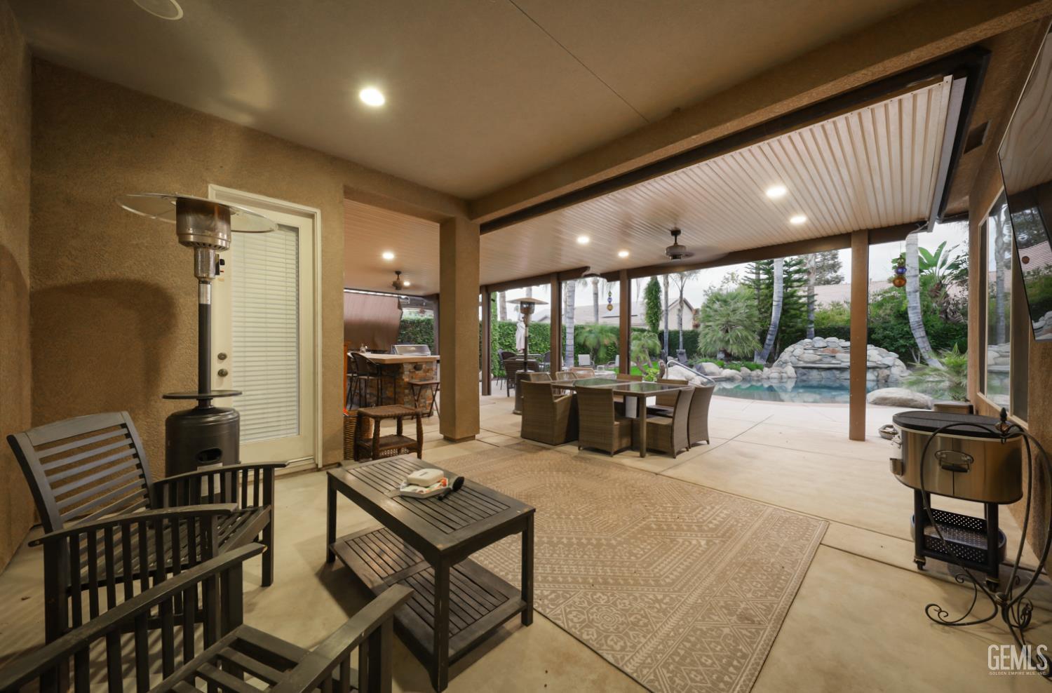 13502 Coco Palm Court