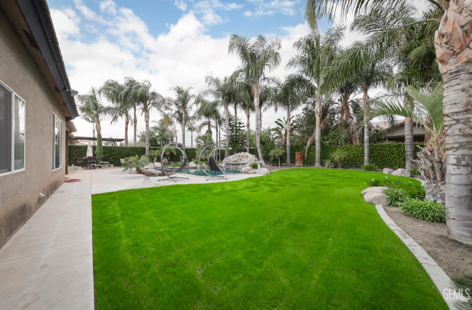 13502 Coco Palm Court