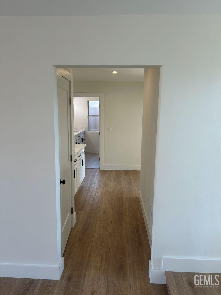 9812 S Vanessa Avenue