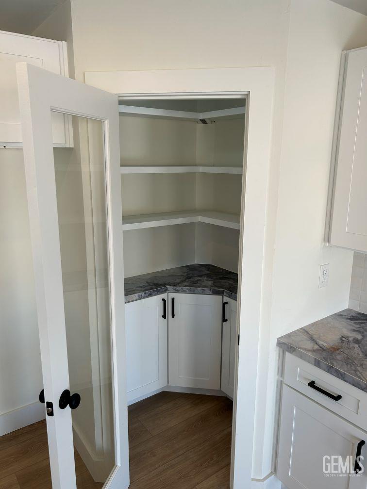 9812 S Vanessa Avenue