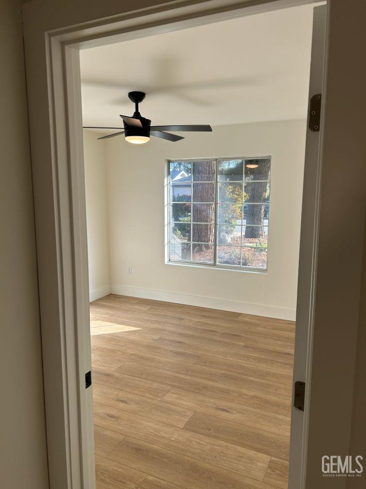 9812 S Vanessa Avenue