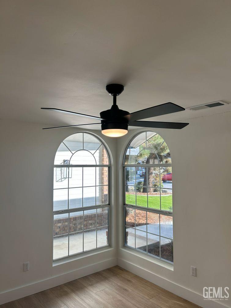 9812 S Vanessa Avenue