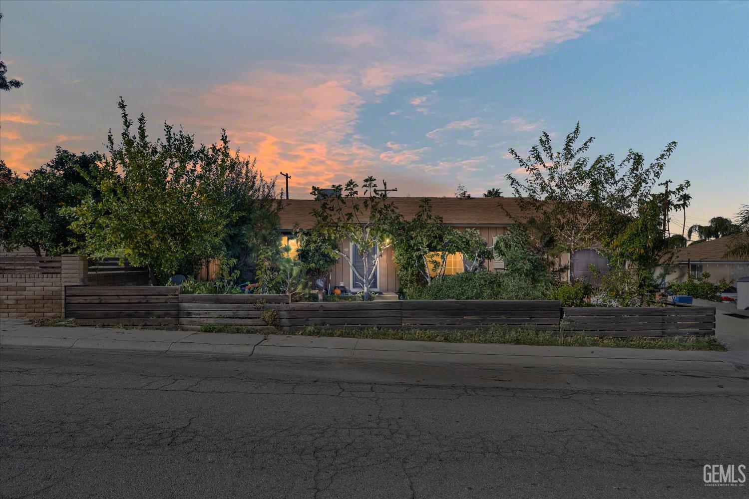 113 Loma Vista Avenue