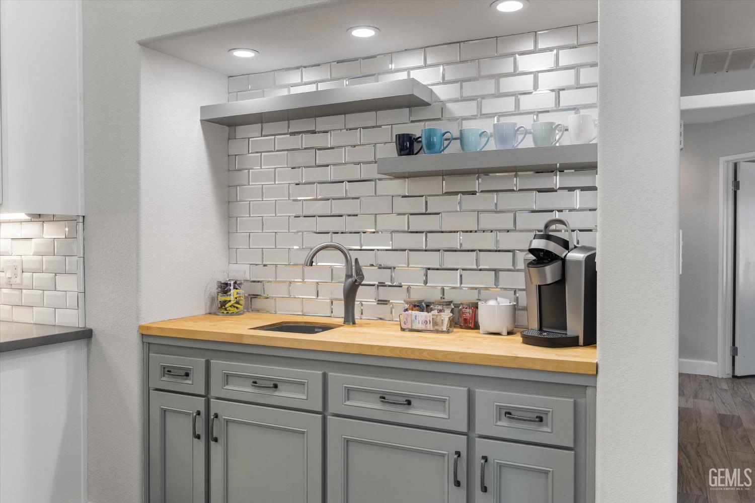 8220 Birmingham Street