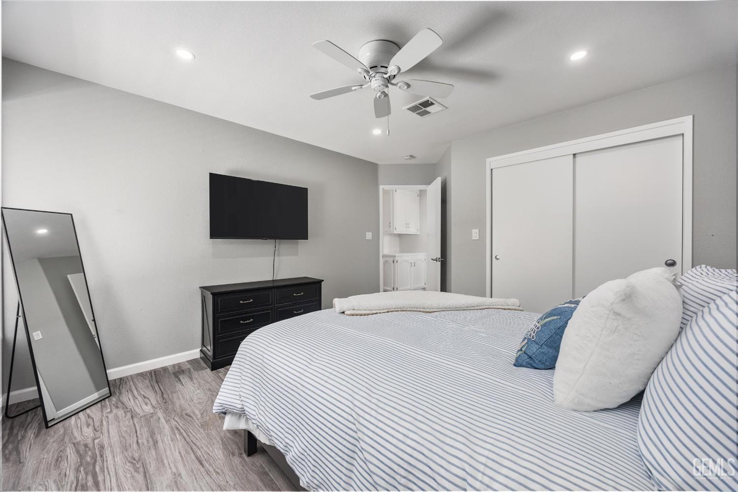 8220 Birmingham Street