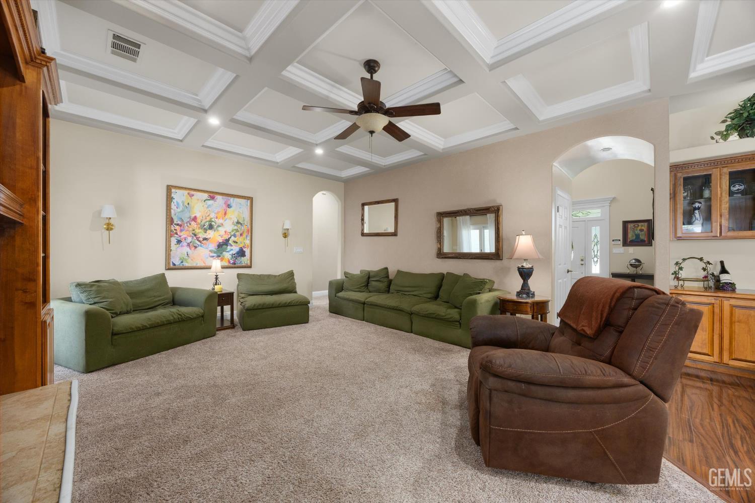 15112 Sunnybank Avenue
