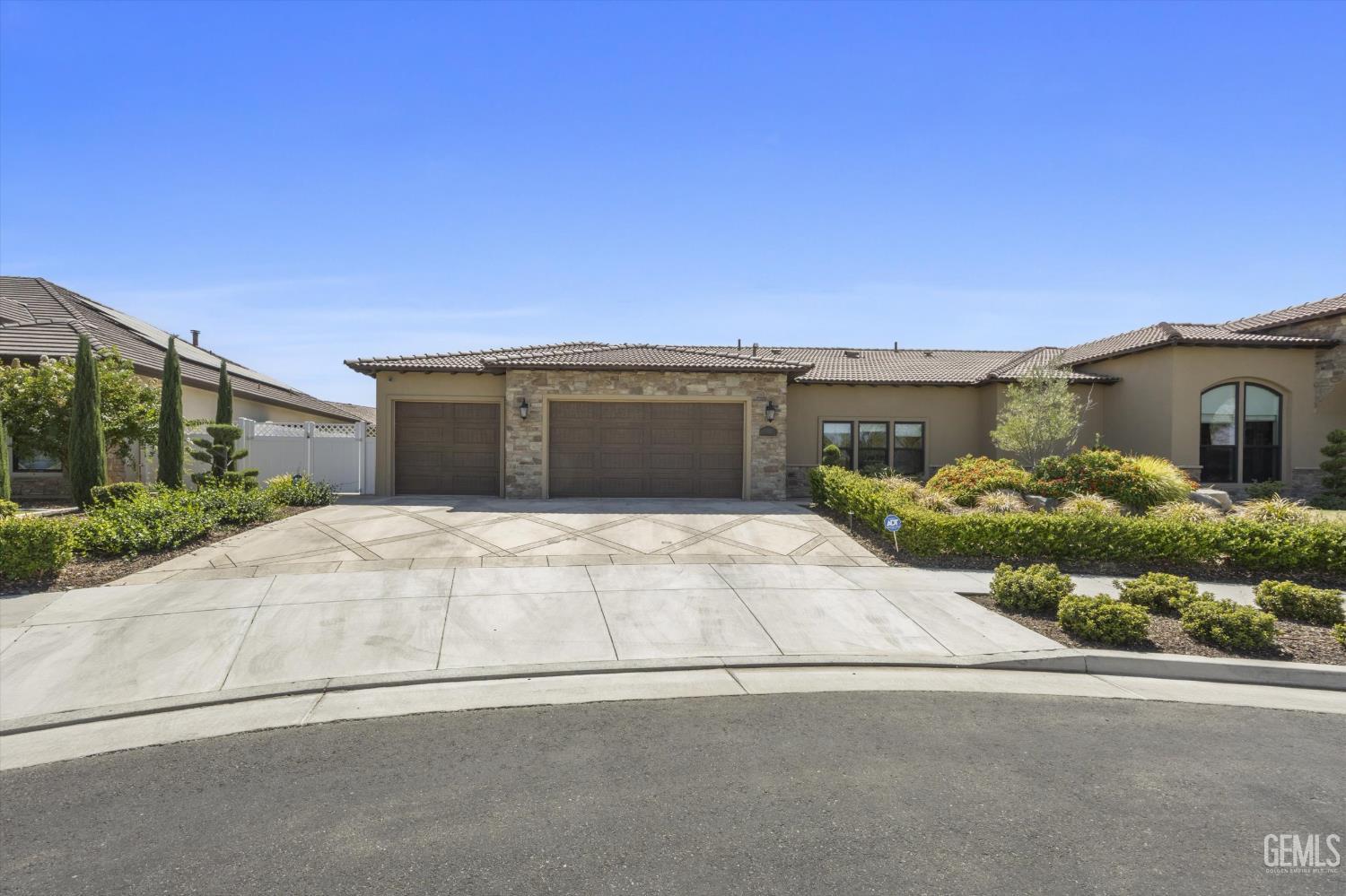 13827 Faringford Lane