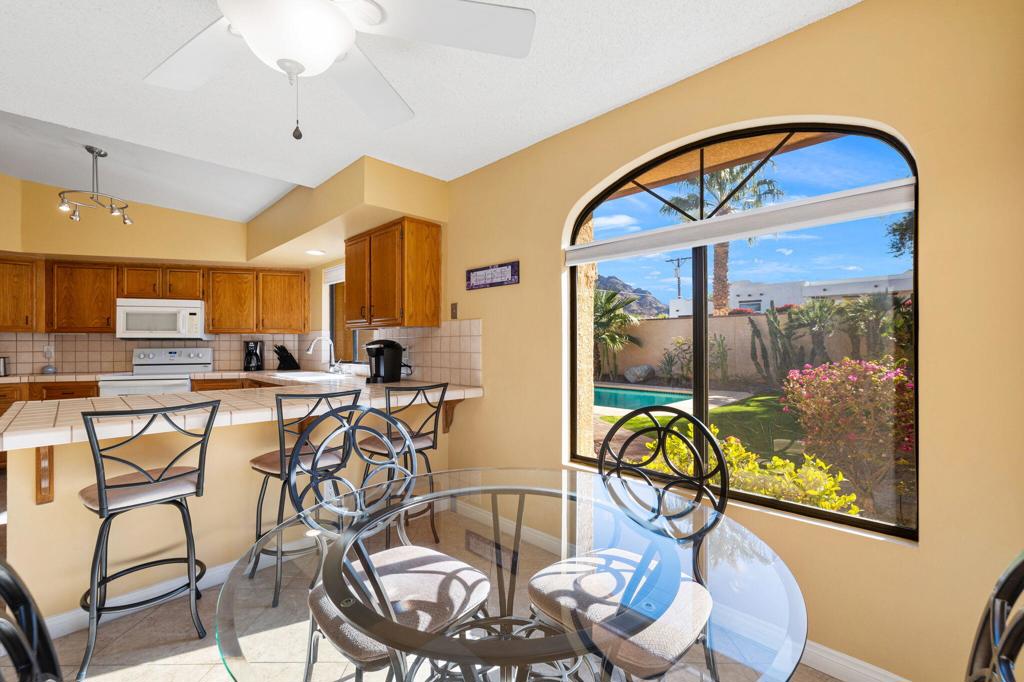 53720 Avenida Carranza