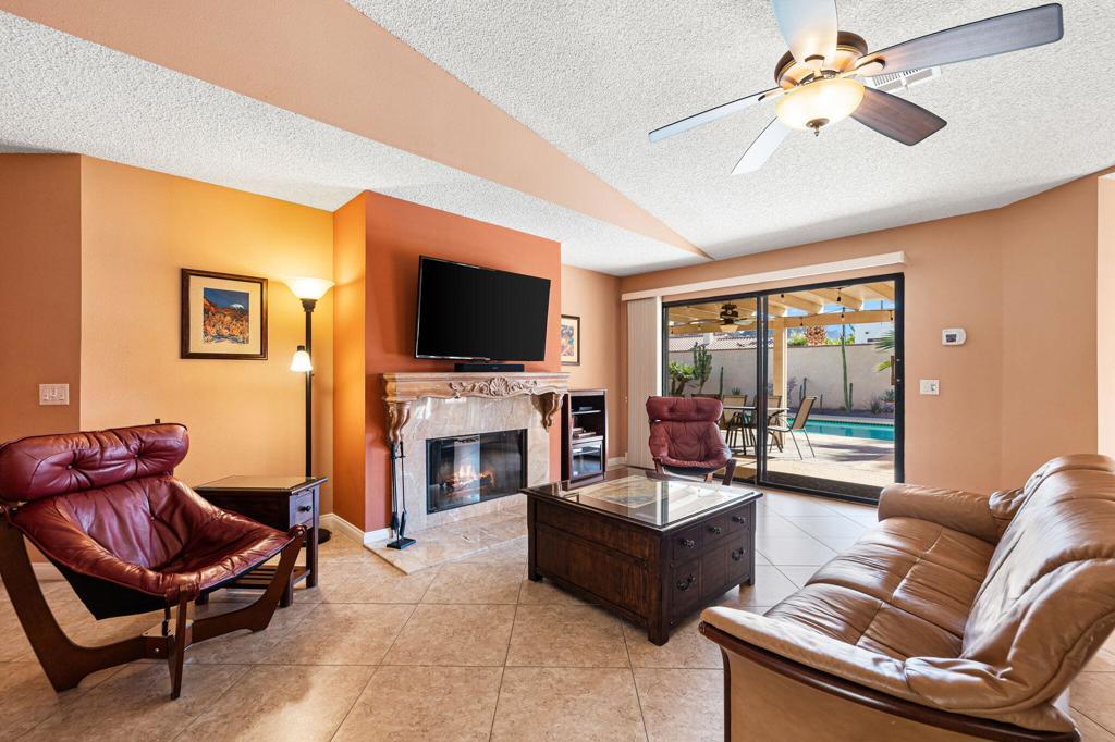 53720 Avenida Carranza