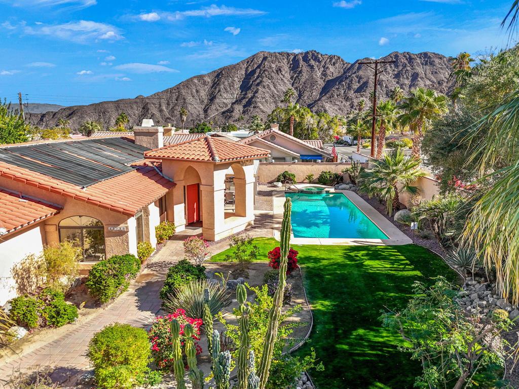 53720 Avenida Carranza