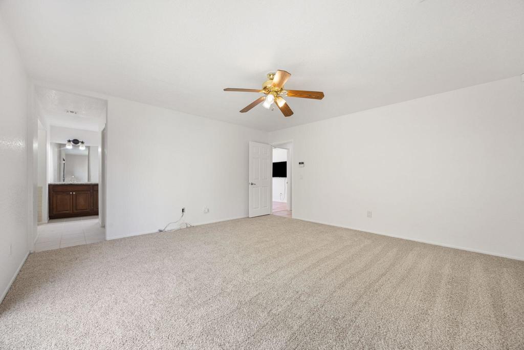 54805 Avenida Carranza