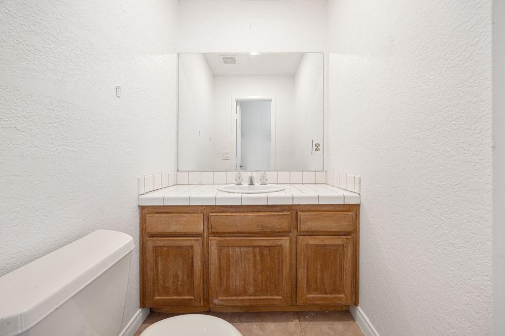 54805 Avenida Carranza