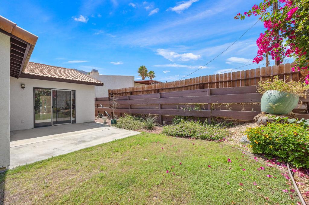 54805 Avenida Carranza