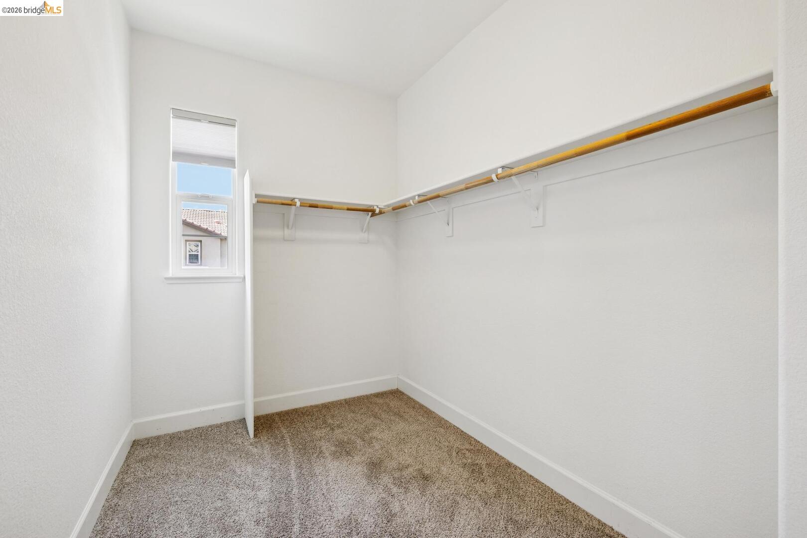 1521 Glenn ST