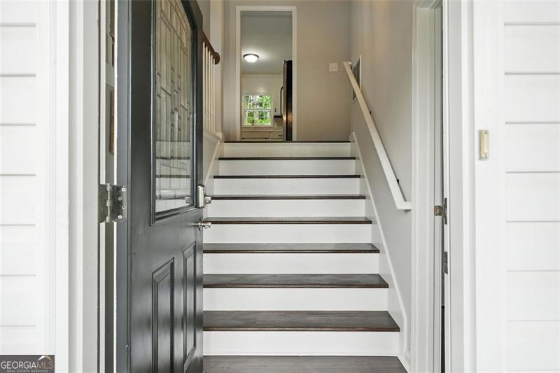 302 WHITE MARBLE Way