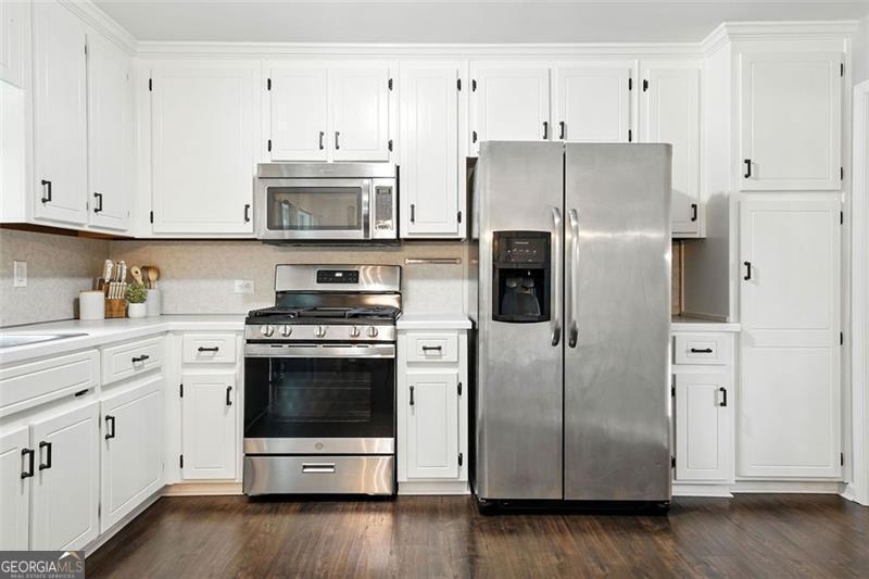 302 WHITE MARBLE Way