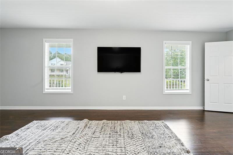 302 WHITE MARBLE Way