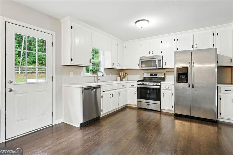 302 WHITE MARBLE Way