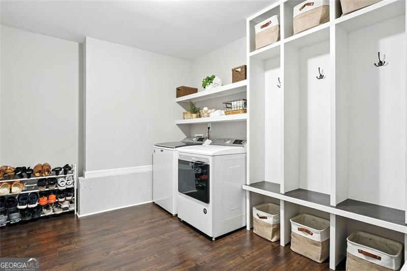 302 WHITE MARBLE Way