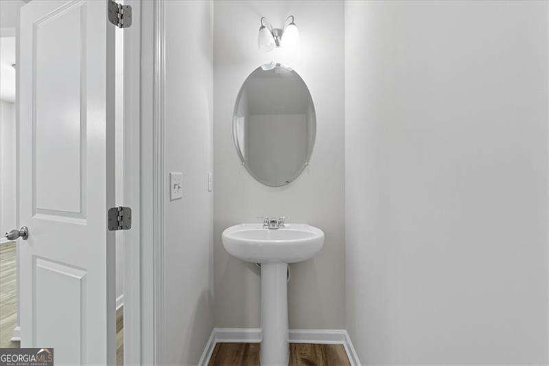 2832 Saratoga Lake View