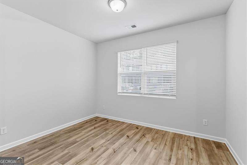 2832 Saratoga Lake View