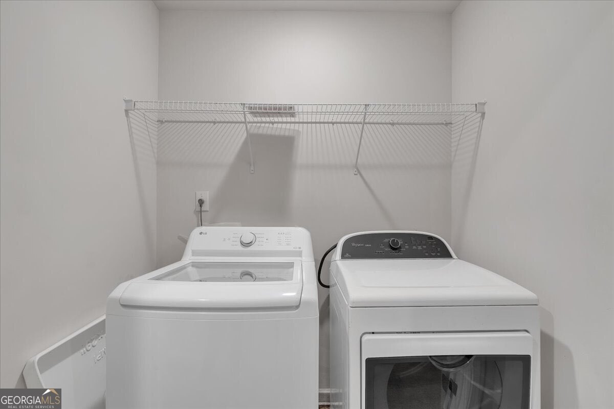 2832 Saratoga Lake View