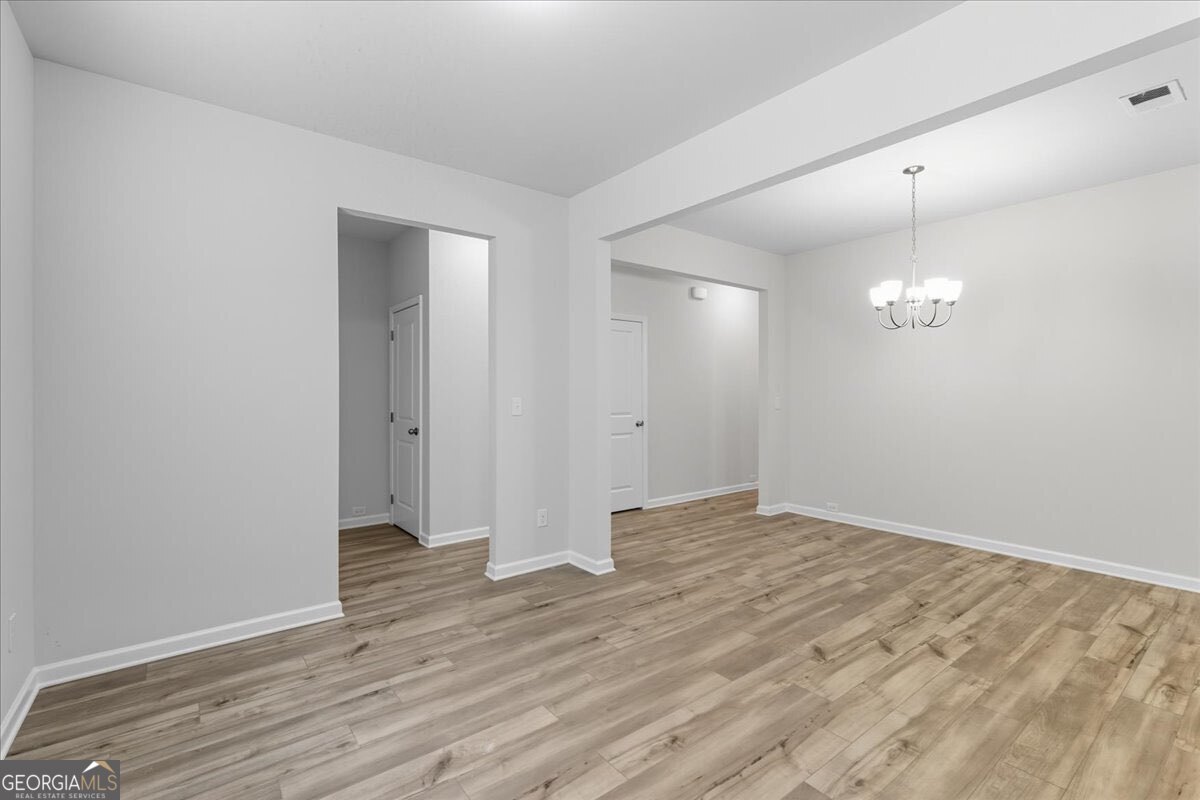 2832 Saratoga Lake View