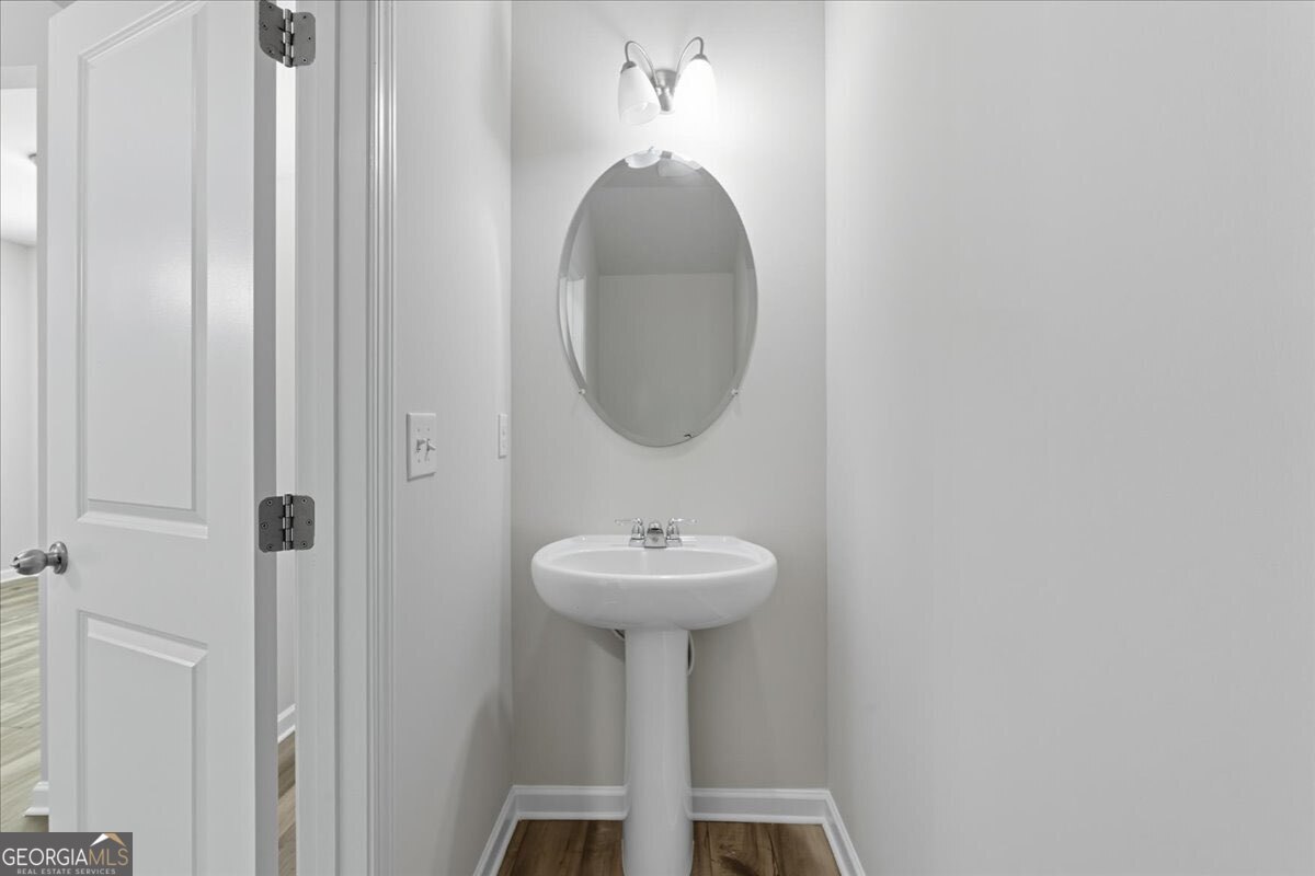 2832 Saratoga Lake View