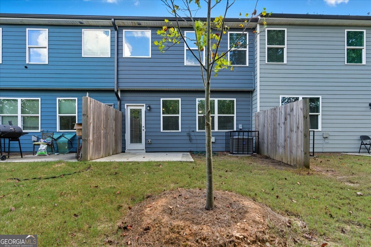 2832 Saratoga Lake View