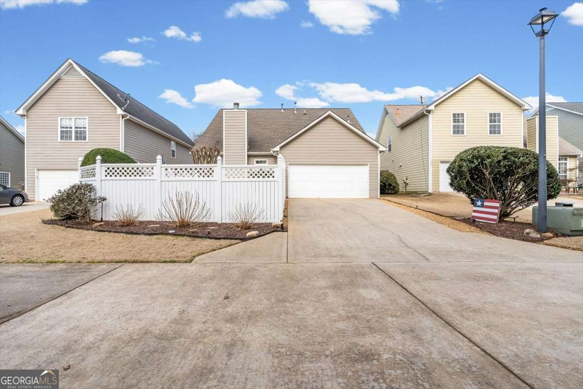 812 Cambron Commons Trace