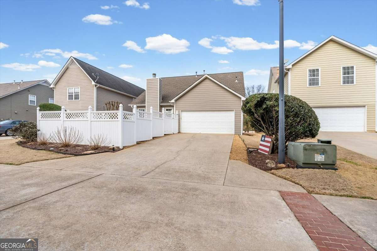 812 Cambron Commons Trace