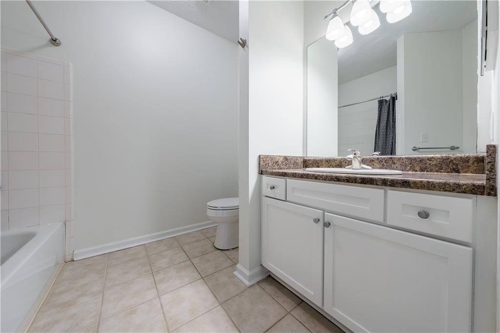 1250 Parkwood Circle SE Unit 1211