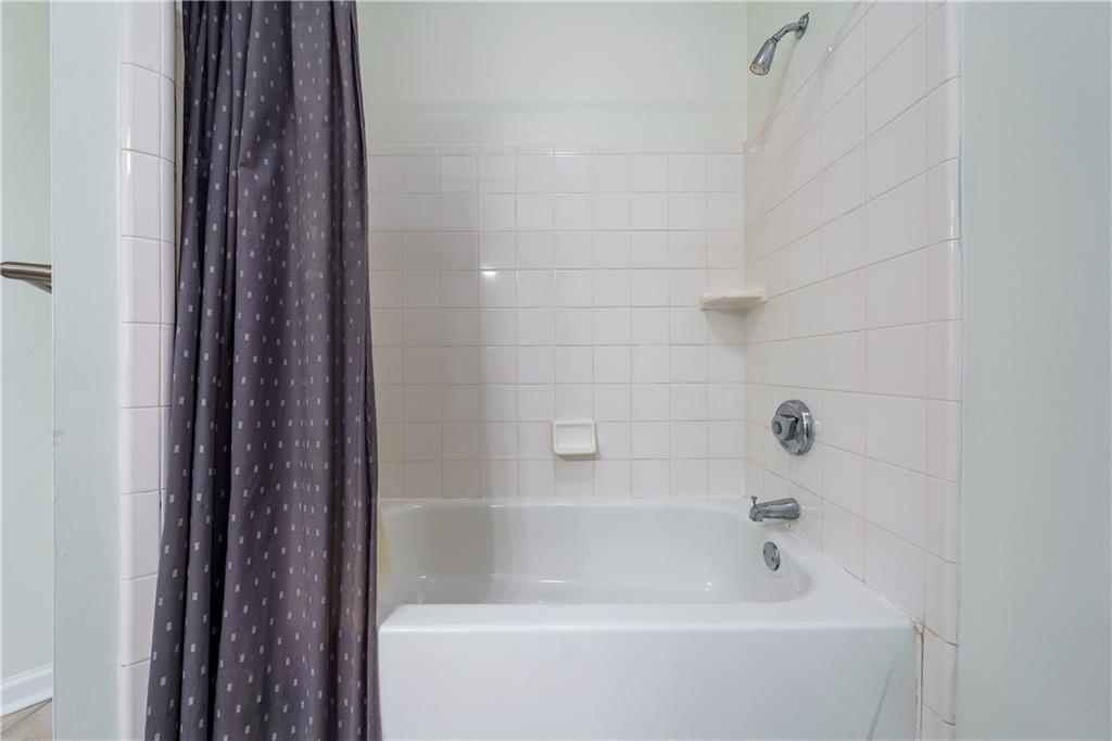 1250 Parkwood Circle SE Unit 1211