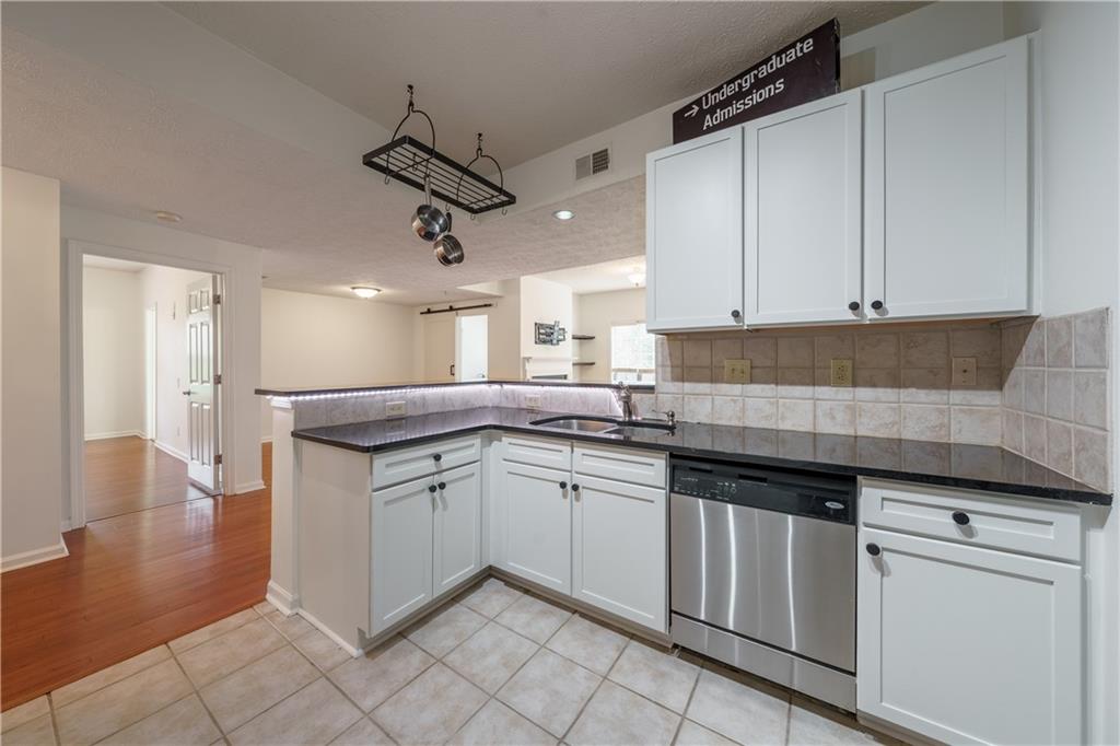 1250 Parkwood Circle SE Unit 1211