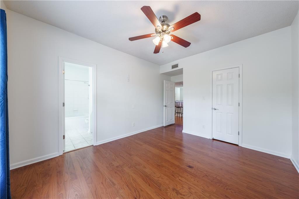 1250 Parkwood Circle SE Unit 1211
