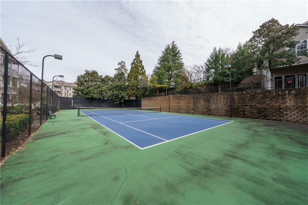 1250 Parkwood Circle SE Unit 1211