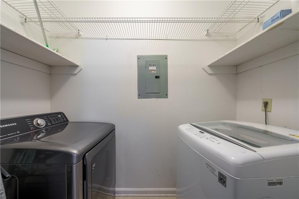 1250 Parkwood Circle SE Unit 1211