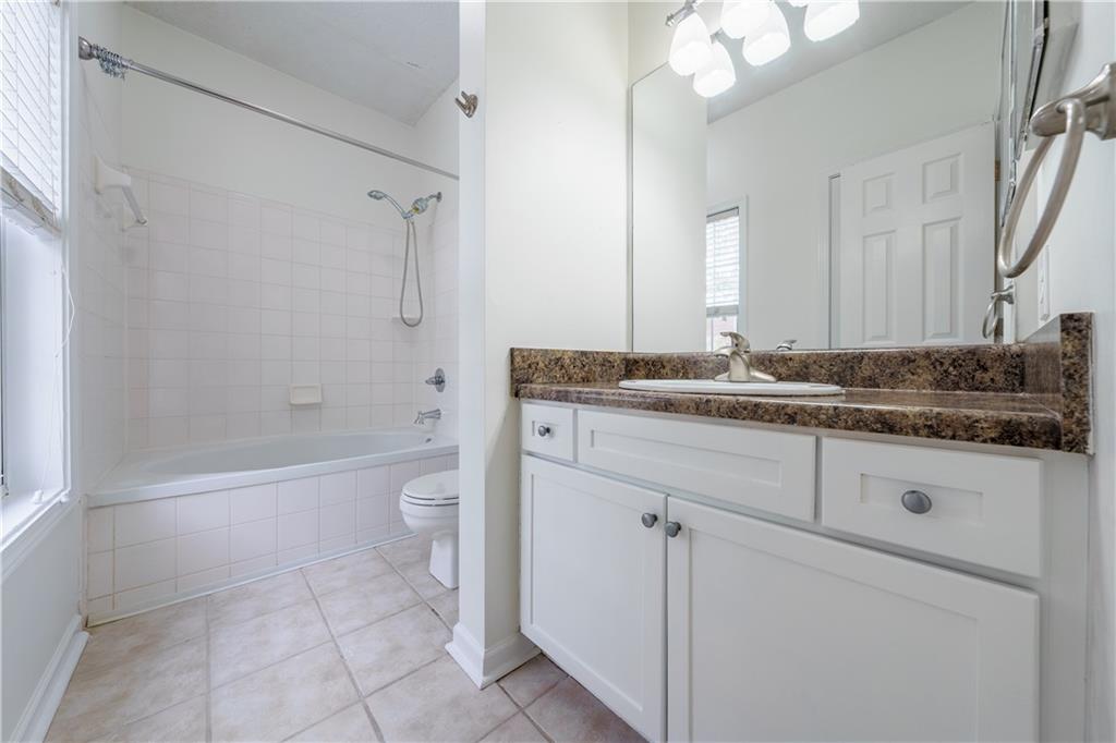 1250 Parkwood Circle SE Unit 1211